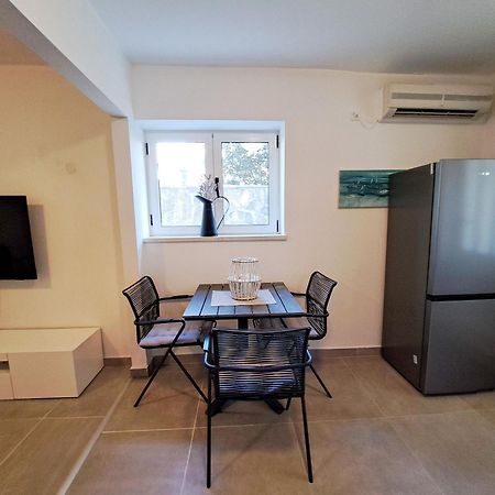 Apartments Ivanka Supetar Bagian luar foto