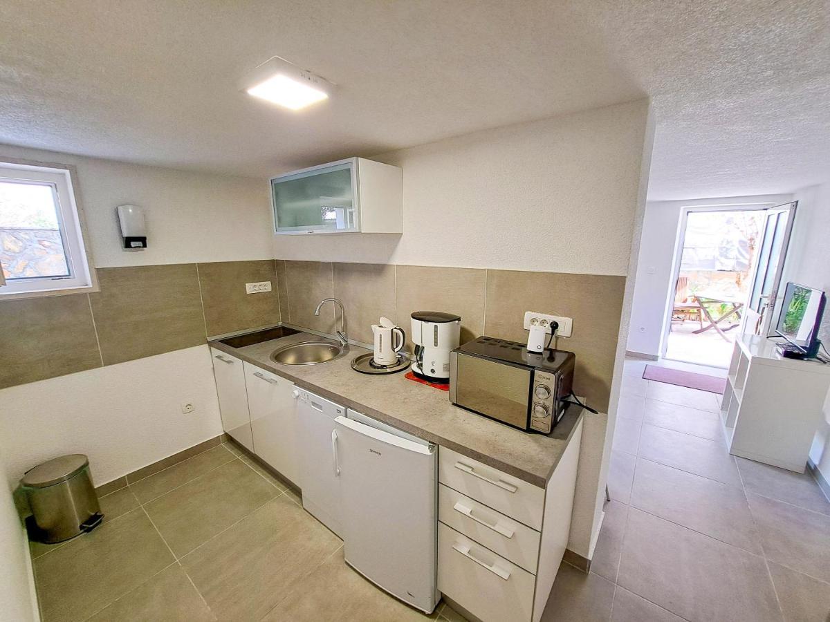 Apartments Ivanka Supetar Bagian luar foto