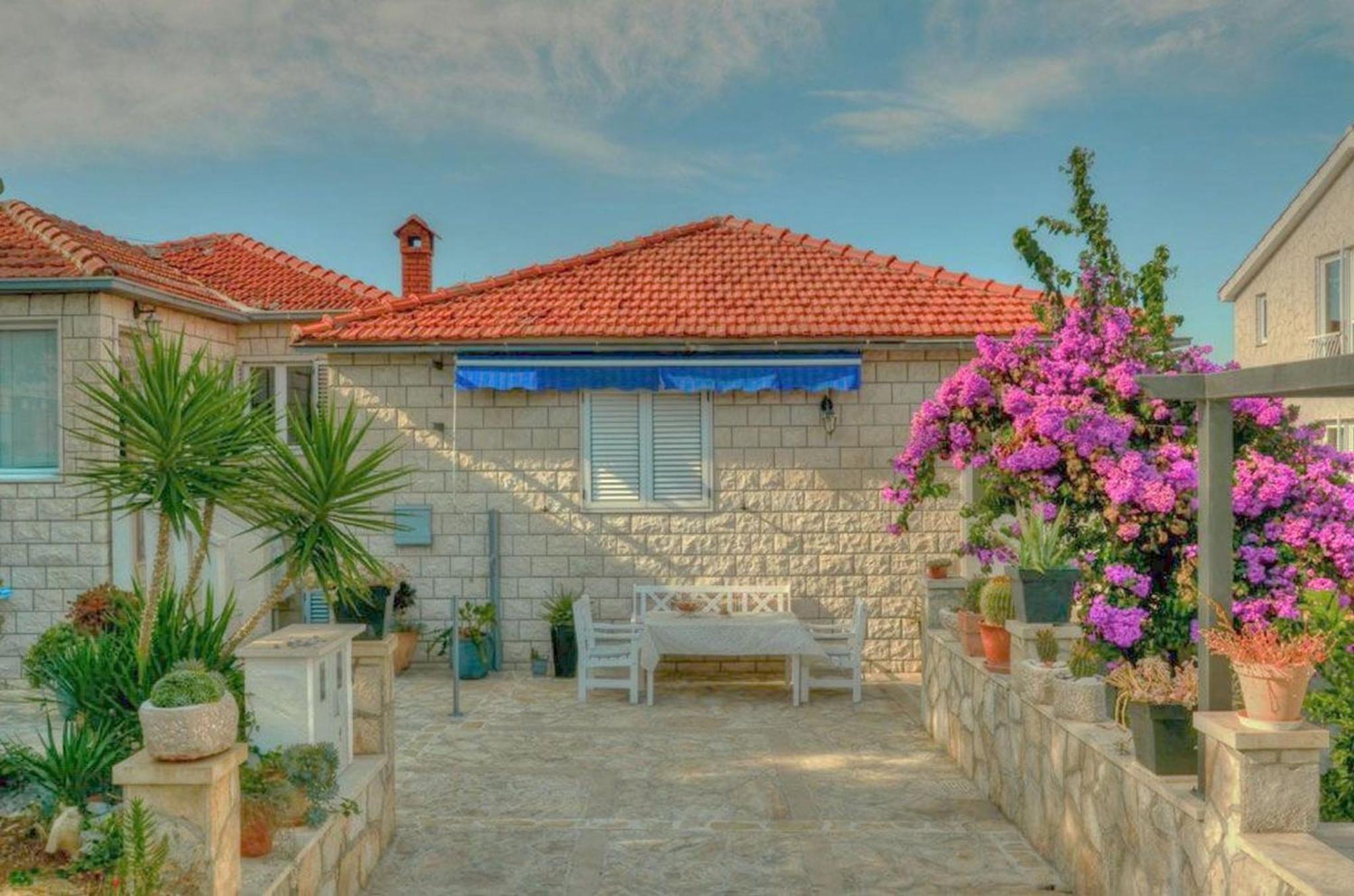 Apartments Ivanka Supetar Bagian luar foto